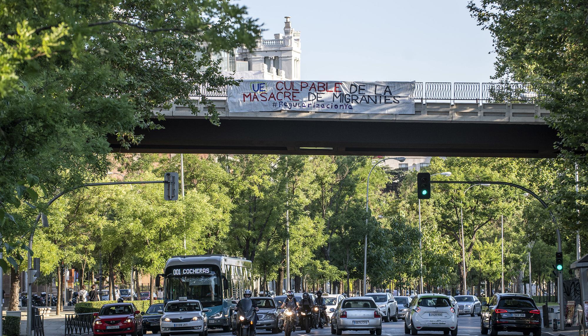 Bloquean la entrada a la sede de la Unión Europea para denunciar los abusos en las fronteras - 5